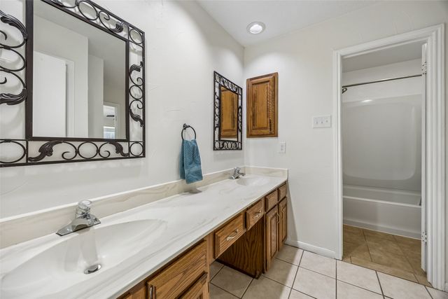 1725 Mayflower Drive, Carrollton, TX 75007