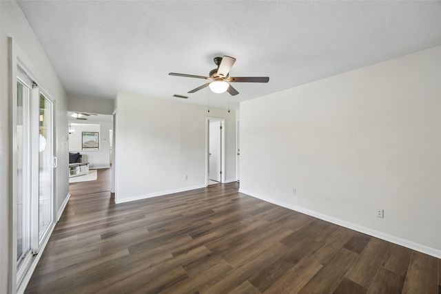 1725 Mayflower Drive, Carrollton, TX 75007