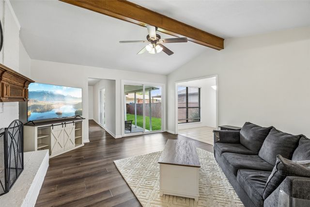 1725 Mayflower Drive, Carrollton, TX 75007