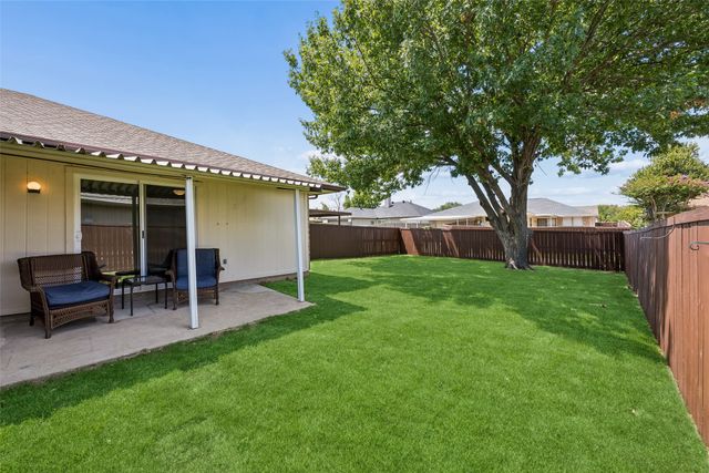 1725 Mayflower Drive, Carrollton, TX 75007