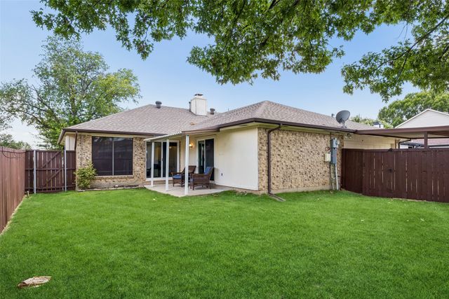 1725 Mayflower Drive, Carrollton, TX 75007