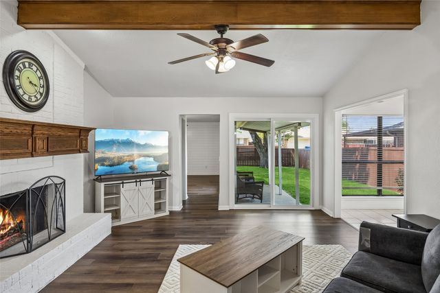 1725 Mayflower Drive, Carrollton, TX 75007