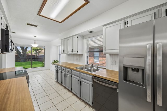 1725 Mayflower Drive, Carrollton, TX 75007
