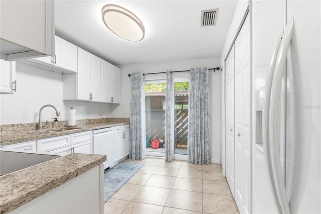 514 LONGFELLOW COURT B, Safety Harbor, FL 34695