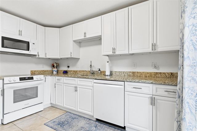 514 LONGFELLOW COURT B, Safety Harbor, FL 34695