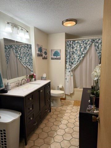 5 Meadowhill Ct 44, Easton, MA 02375
