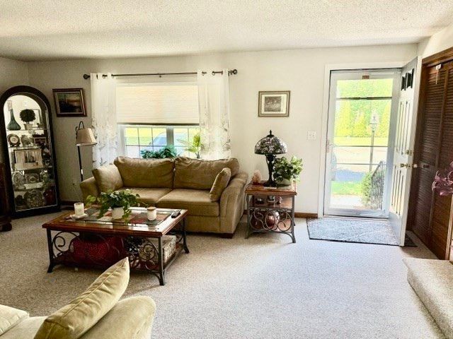 5 Meadowhill Ct 44, Easton, MA 02375