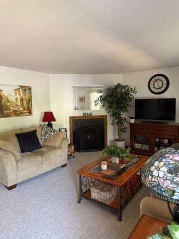 5 Meadowhill Ct 44, Easton, MA 02375