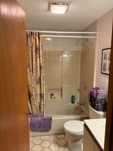 5 Meadowhill Ct 44, Easton, MA 02375