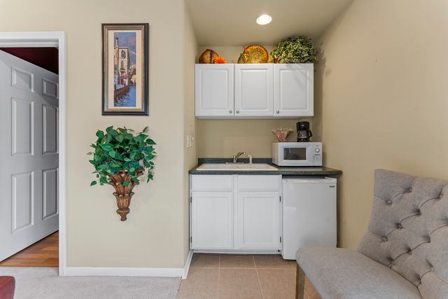 2819 Sun Valley Drive, Cary, IL 60013