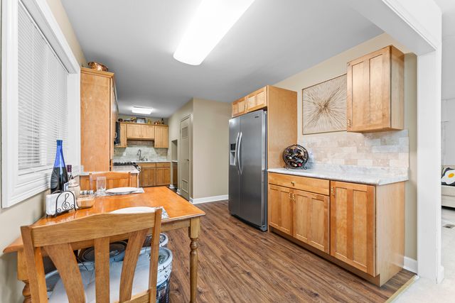 2819 Sun Valley Drive, Cary, IL 60013