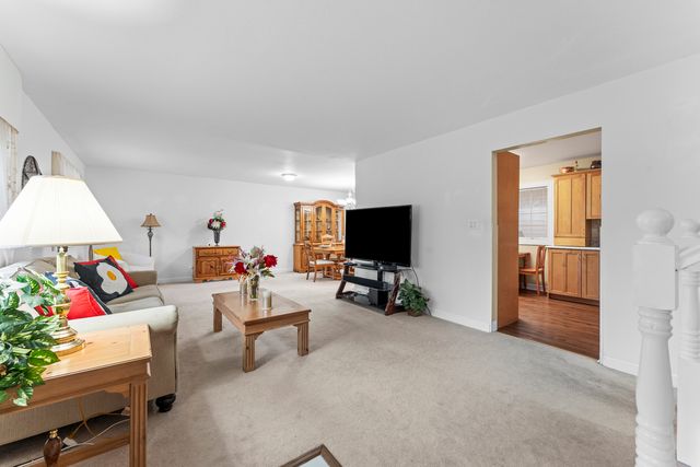 2819 Sun Valley Drive, Cary, IL 60013