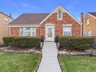 1704 N 78th Avenue, Elmwood Park, IL 60707