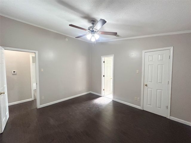 111 5 Points Road, Waxahachie, TX 75165