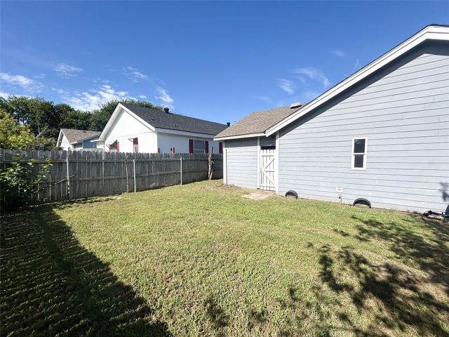 111 5 Points Road, Waxahachie, TX 75165
