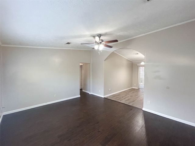 111 5 Points Road, Waxahachie, TX 75165