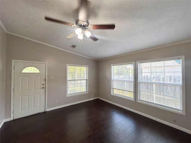 111 5 Points Road, Waxahachie, TX 75165