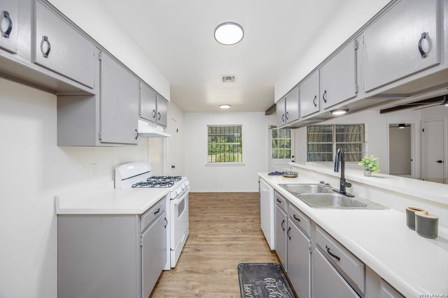 4355 SPRINGVIEW DR, San Antonio, TX 78222