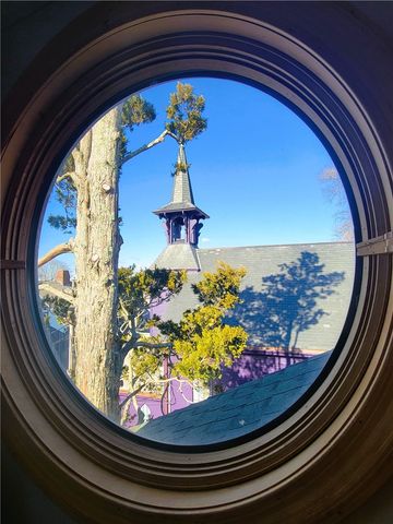 92 Pelham Street 3, Newport, RI 02840