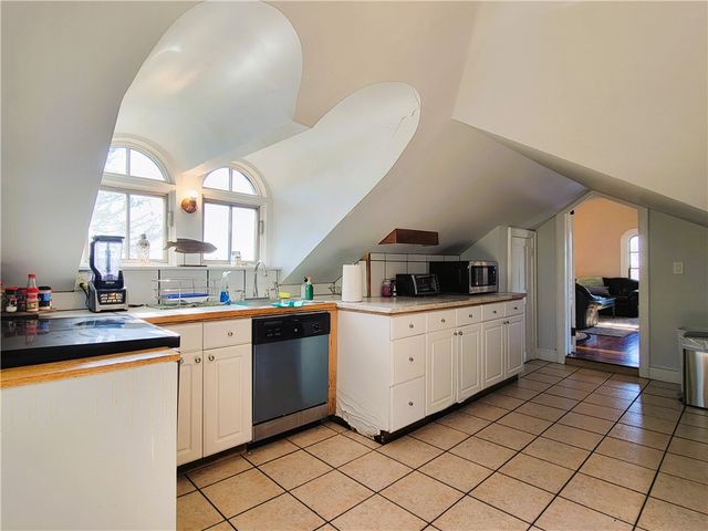 92 Pelham Street 3, Newport, RI 02840