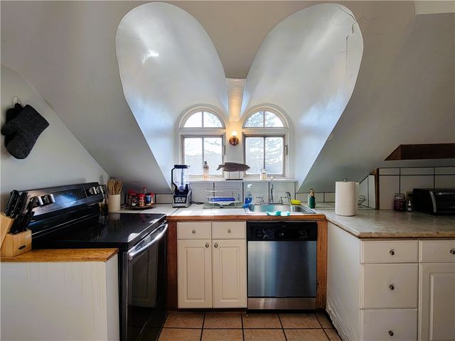 92 Pelham Street 3, Newport, RI 02840