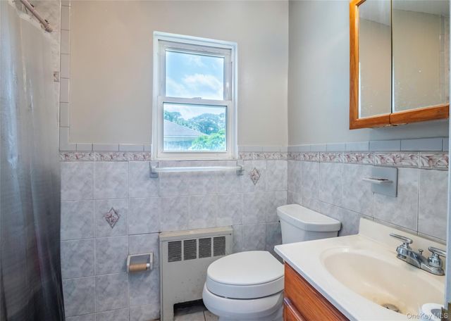 28 Brookdale Road, Glen Cove, NY 11542