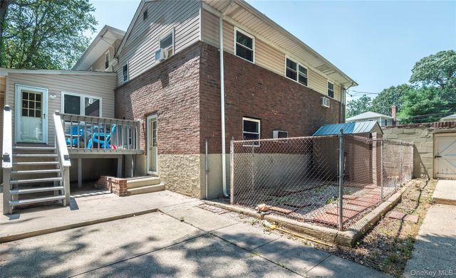 28 Brookdale Road, Glen Cove, NY 11542