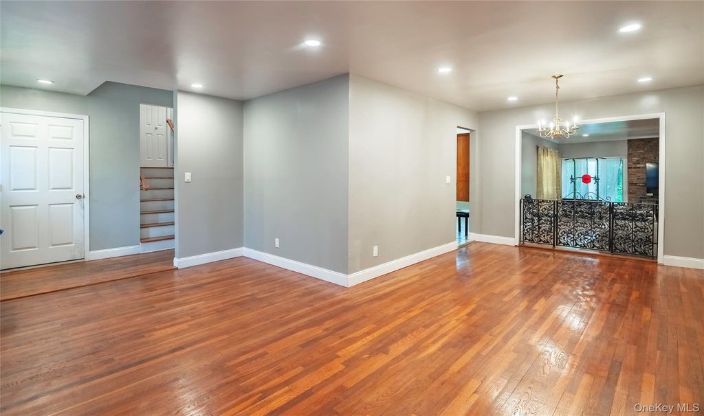 28 Brookdale Road, Glen Cove, NY 11542 — photo 5