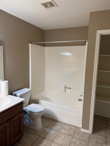 2008 pleasant pointe Circle, Bryant, AR 72022