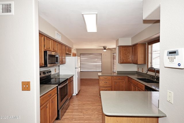 8935 W WINDSOR Avenue, Phoenix, AZ 85037