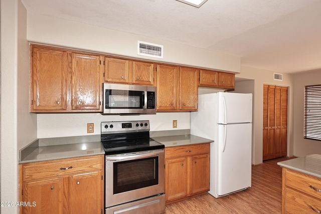 8935 W WINDSOR Avenue, Phoenix, AZ 85037