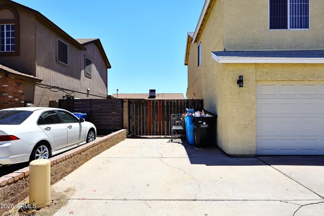 8935 W WINDSOR Avenue, Phoenix, AZ 85037