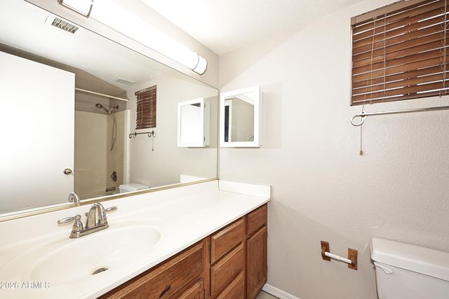 8935 W WINDSOR Avenue, Phoenix, AZ 85037
