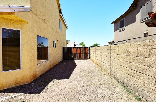 8935 W WINDSOR Avenue, Phoenix, AZ 85037