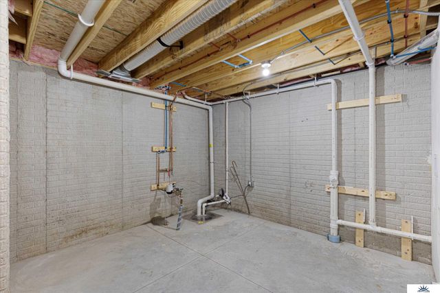 2513 N 71st Street, Omaha, NE 68104