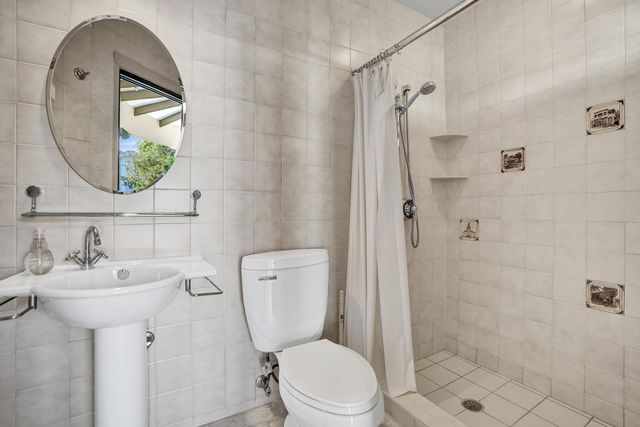 73 Nurmi Drive, Fort Lauderdale, FL 33301