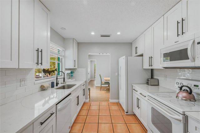 1133 MONTEZUMA DRIVE, Bradenton, FL 34209