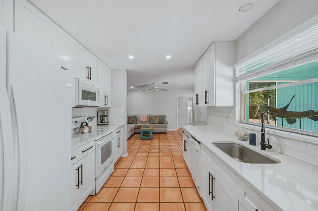 1133 MONTEZUMA DRIVE, Bradenton, FL 34209