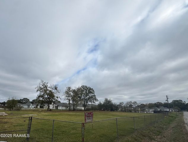 113 Des Jacques Road, Lafayette, LA 70506