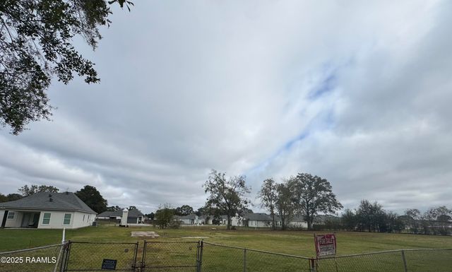 113 Des Jacques Road, Lafayette, LA 70506