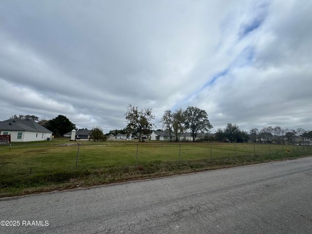 113 Des Jacques Road, Lafayette, LA 70506
