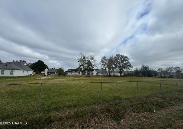 113 Des Jacques Road, Lafayette, LA 70506
