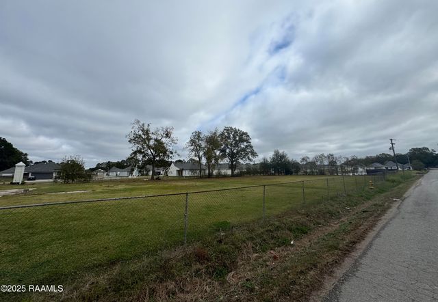 113 Des Jacques Road, Lafayette, LA 70506