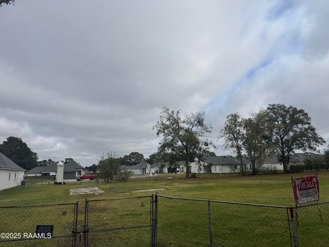 113 Des Jacques Road, Lafayette, LA 70506