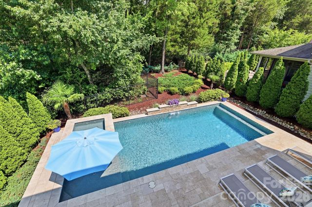 7803 Waverly Walk Avenue, Charlotte, NC 28277