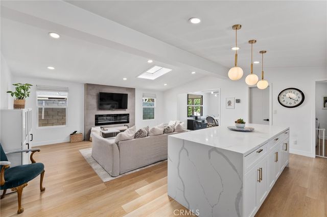 2135 Parsons Street, Costa Mesa, CA 92627