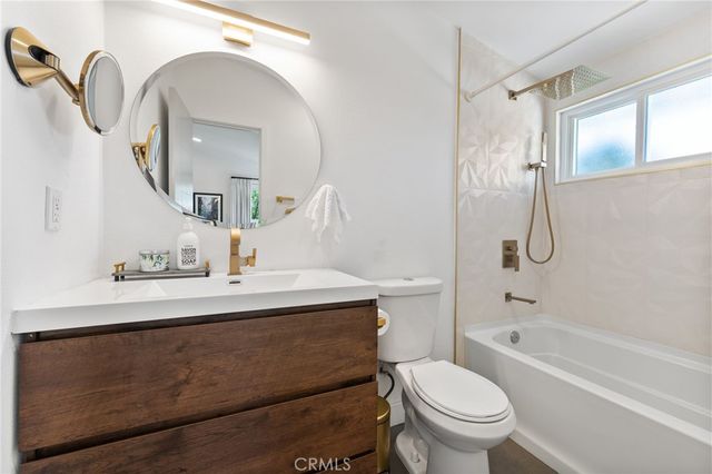2135 Parsons Street, Costa Mesa, CA 92627