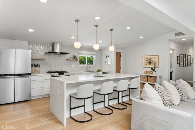 2135 Parsons Street, Costa Mesa, CA 92627