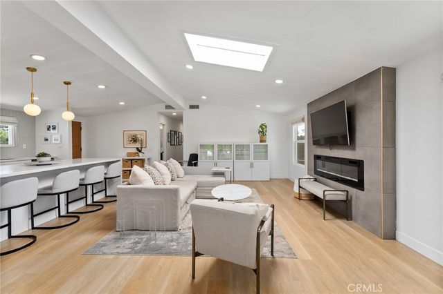 2135 Parsons Street, Costa Mesa, CA 92627