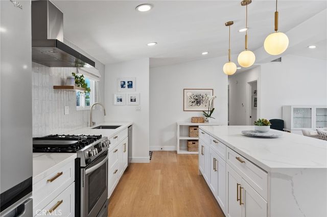 2135 Parsons Street, Costa Mesa, CA 92627